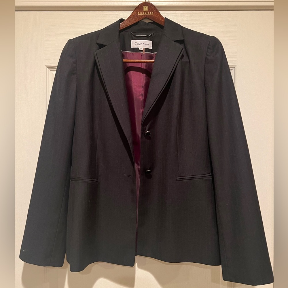 Calvin Klein Womens Blazer size 10. Like new.
